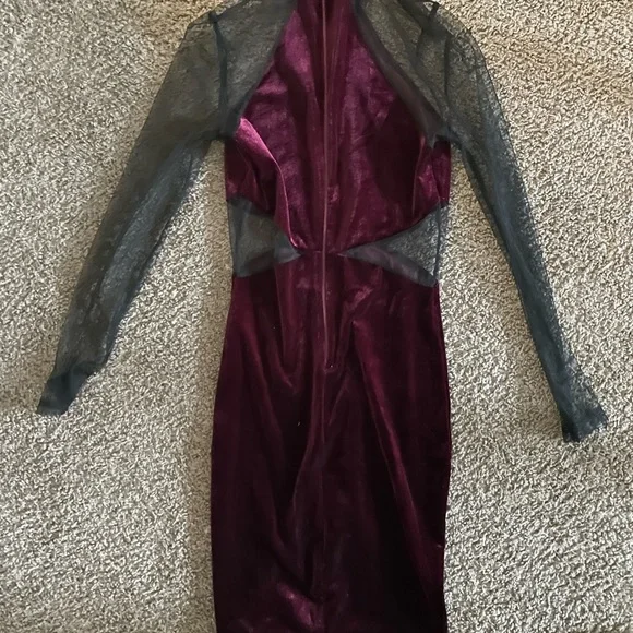 Burgundy medium dress - Picture 5 of 7